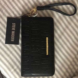 Steve Madden black zip around wallet
